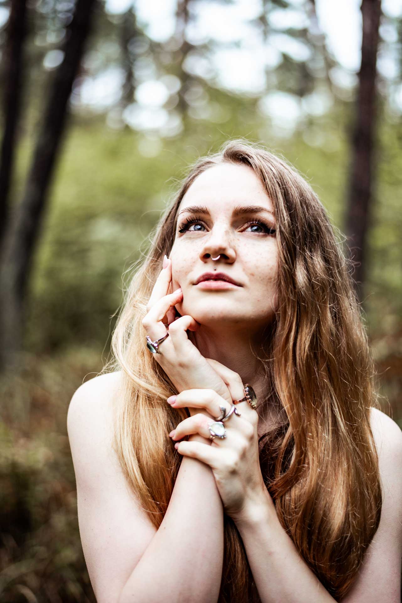 Emotionale Authentische Portraitfotografie im Herbst in Hessen Fotografin Nadine Grüßgen