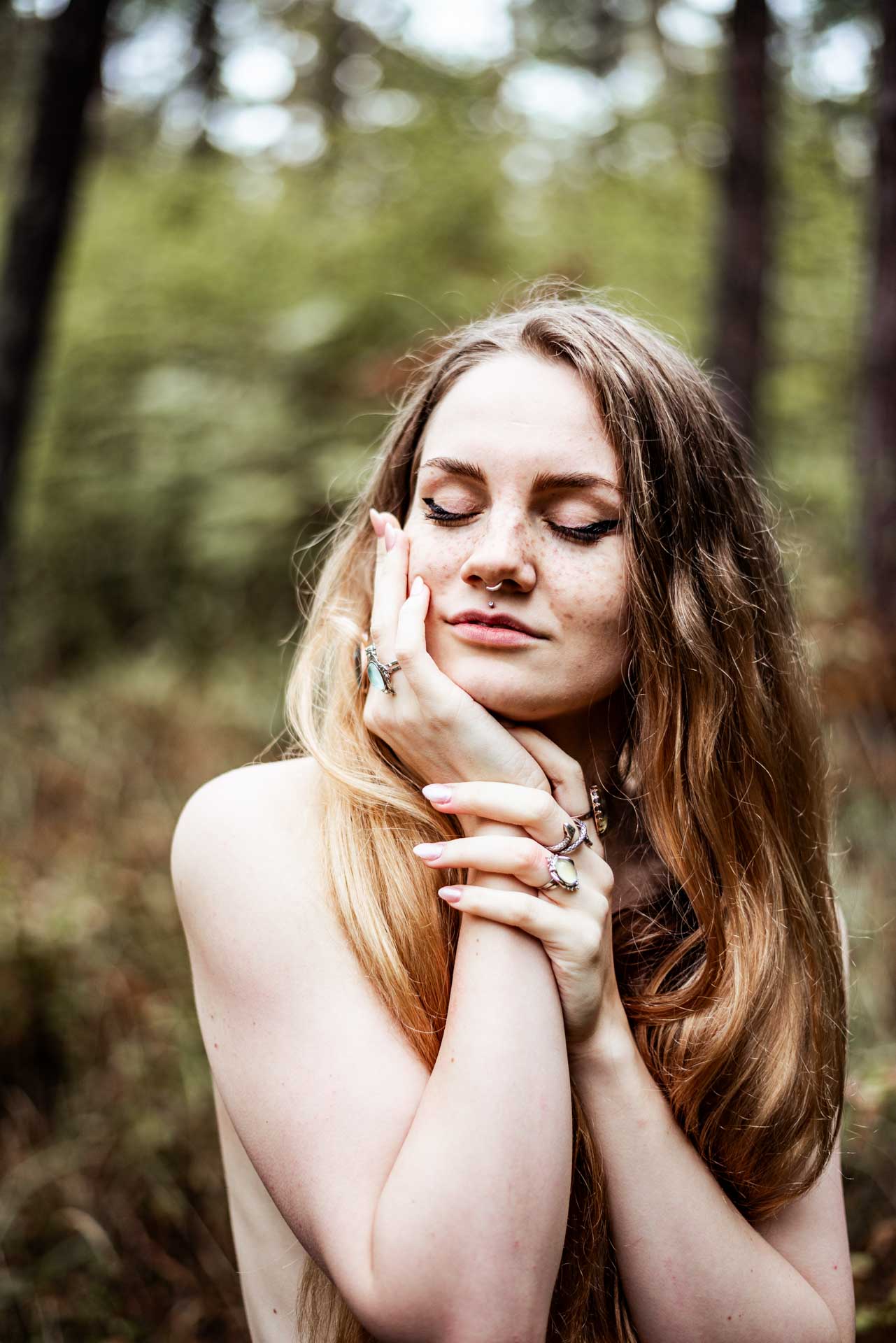 Emotionale Authentische Portraitfotografie im Herbst in Hessen Fotografin Nadine Grüßgen